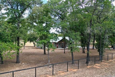 132 Hickory Run La Vernia TX 78121