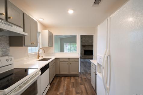 12714 Moss Hollow Live Oak TX 78233