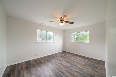 12714 Moss Hollow Live Oak TX 78233
