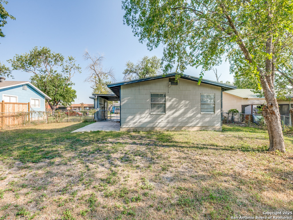5830 Castle Yard San Antonio TX 78218