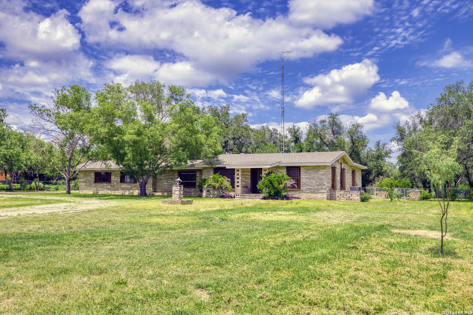 3424 Fm 117 Uvalde TX 78801