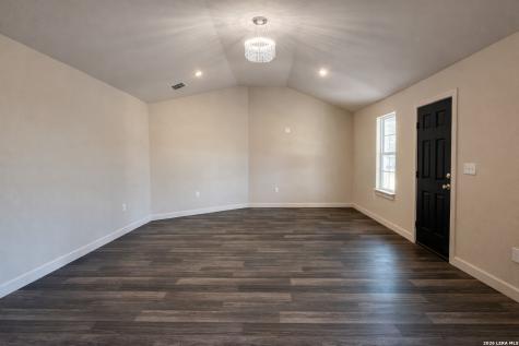 618 Cr 124 Floresville TX 78114