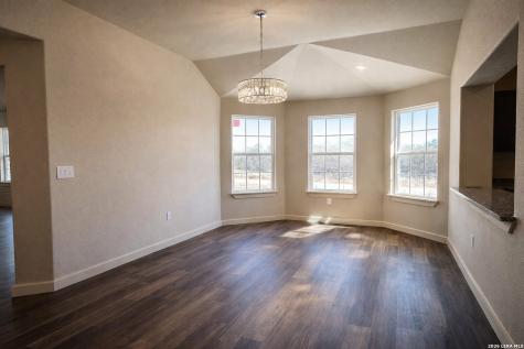 618 Cr 124 Floresville TX 78114
