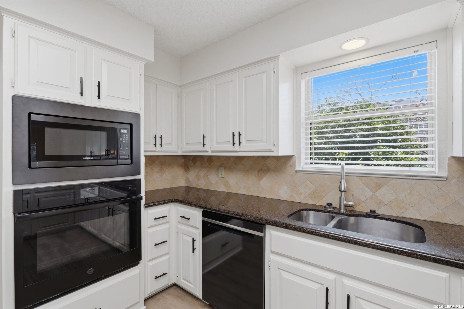 28007 Rocky Hollow San Antonio TX 78258