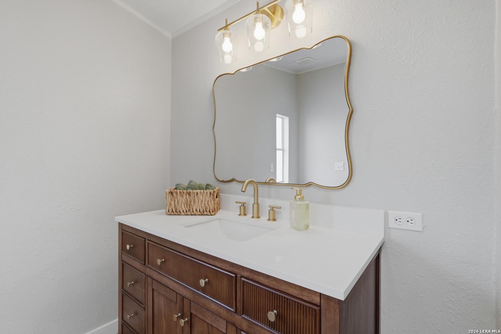 380 Sara Lane Lytle TX 78052
