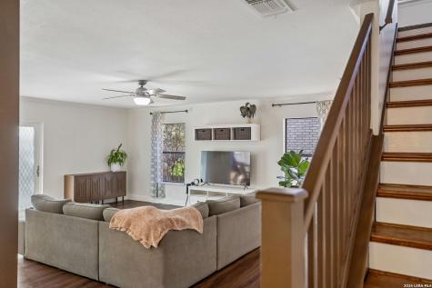 9632 Dover Ridge San Antonio TX 78250