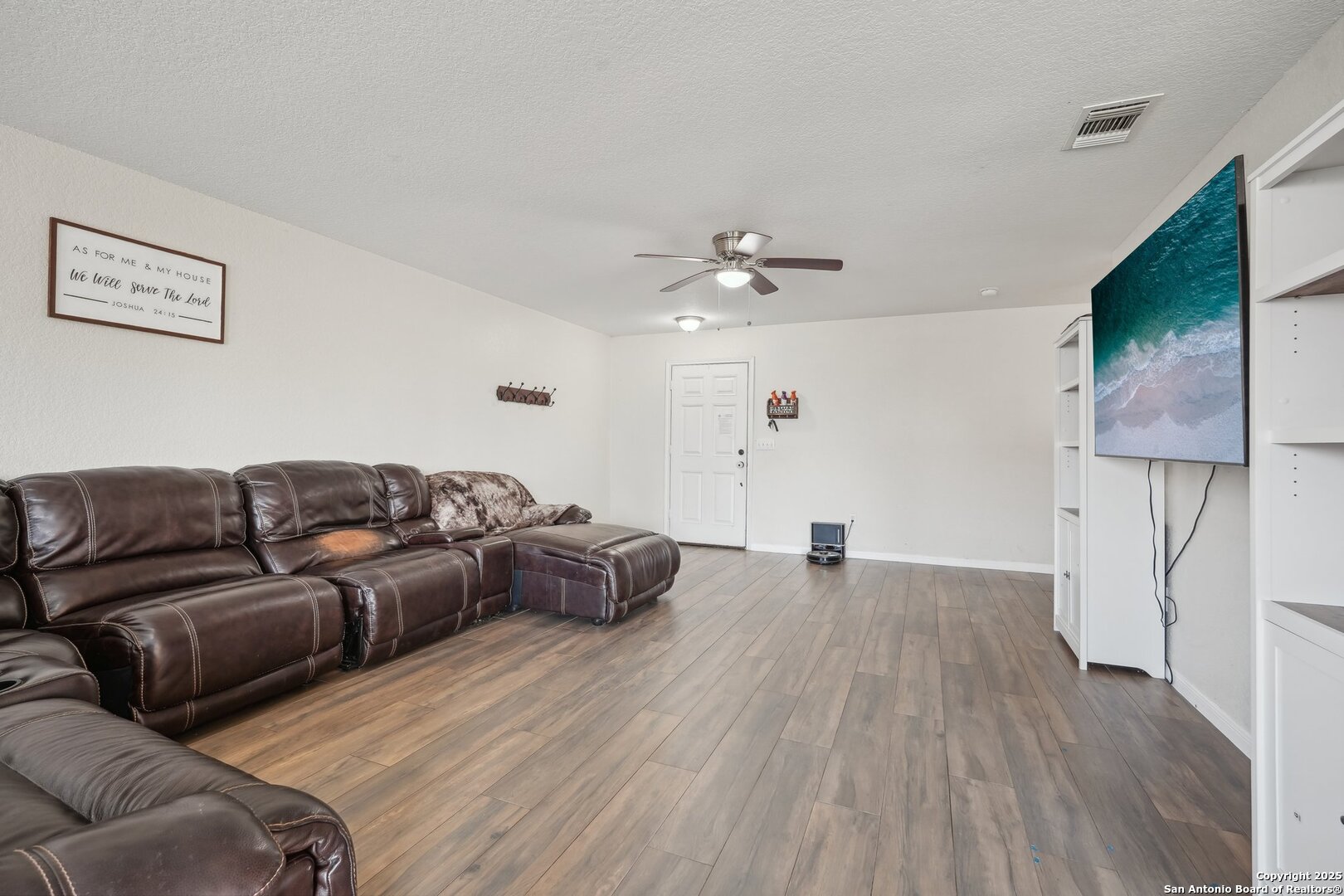 8232 Heights Valley Converse TX 78109