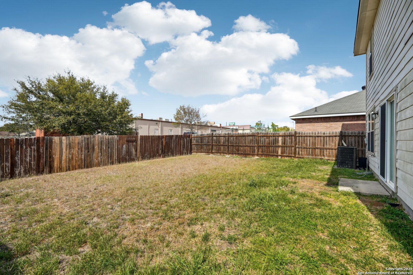 8232 Heights Valley Converse TX 78109