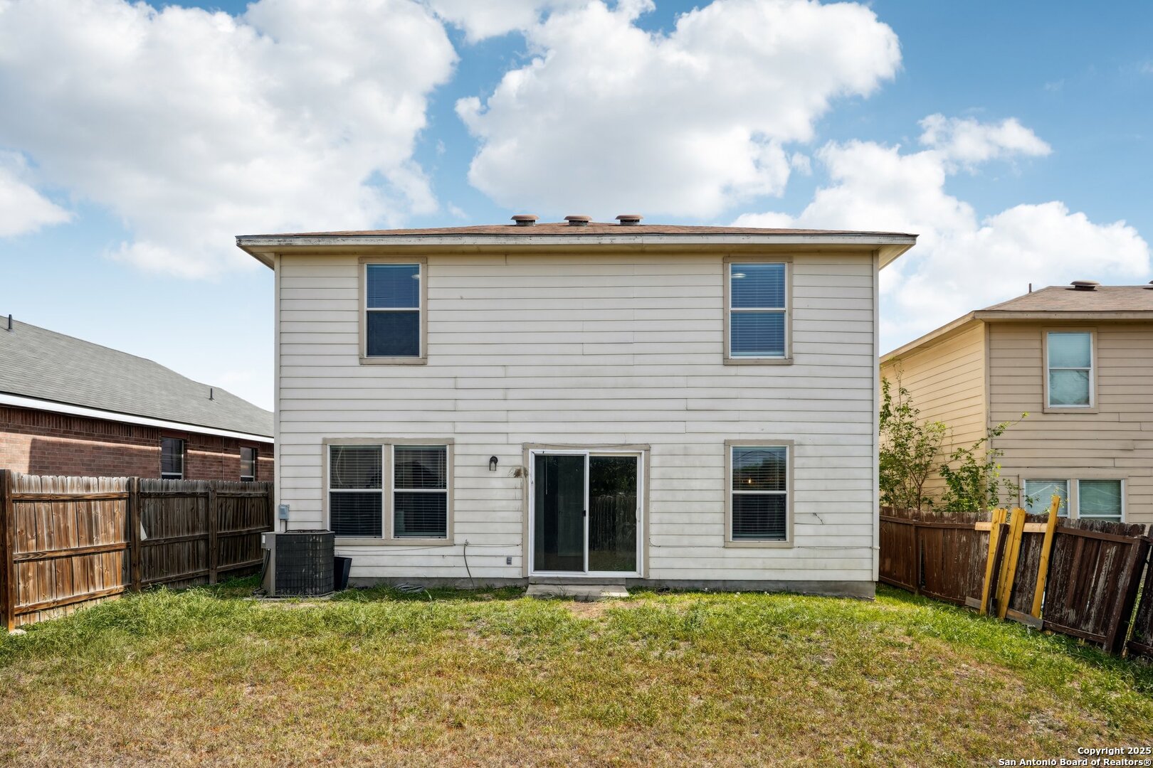 8232 Heights Valley Converse TX 78109