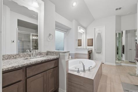 175 Wagon Lane Castroville TX 78009