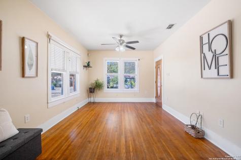 428 W Lullwood Avenue San Antonio TX 78212