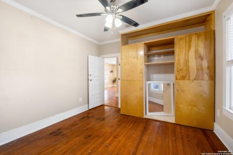 428 W Lullwood Avenue San Antonio TX 78212