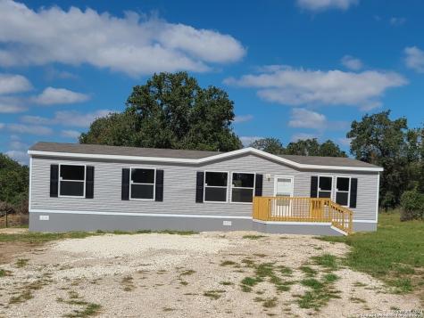 214 Shady Oaks Drive Floresville TX 78114