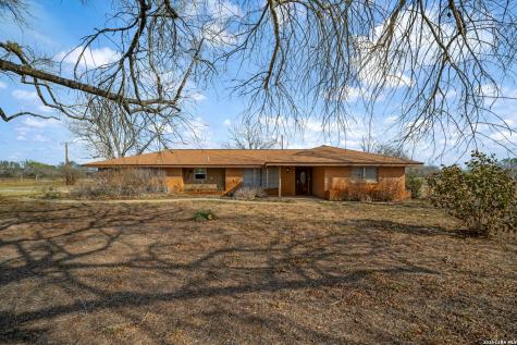 7414 Us Highway 281 Pleasanton TX 78064