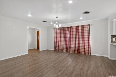 7414 Us Highway 281 Pleasanton TX 78064