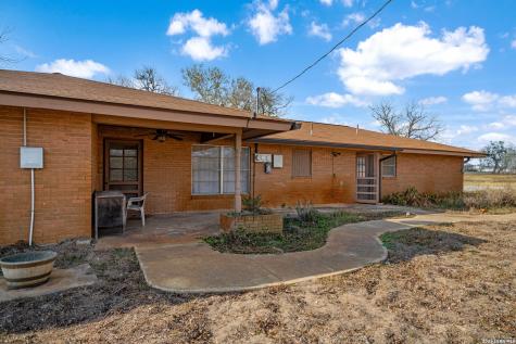 7414 Us Highway 281 Pleasanton TX 78064