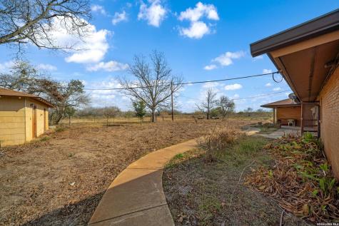 7414 Us Highway 281 Pleasanton TX 78064