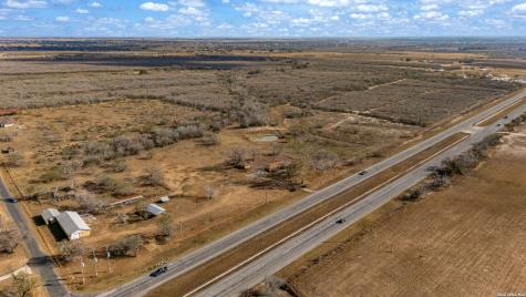 7414 Us Highway 281 Pleasanton TX 78064