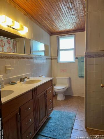 272 N Lakeshore Drive Bandera TX 78003