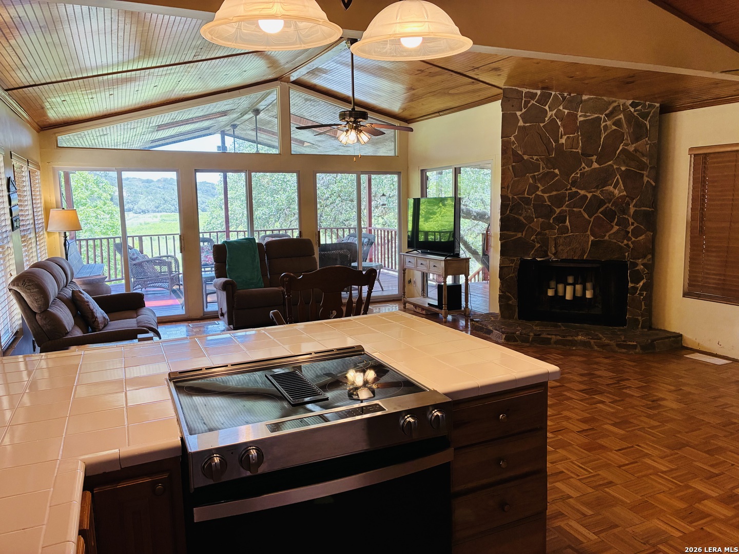 272 N Lakeshore Drive Bandera TX 78003