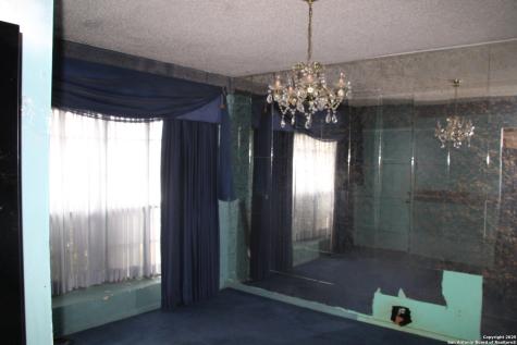 6542 W Commerce San Antonio TX 78227