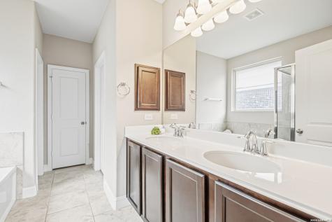 9734 Bricewood Oak San Antonio TX 78254