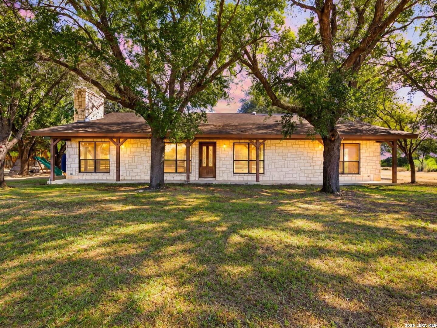 386 County Road 763 Devine TX 78016