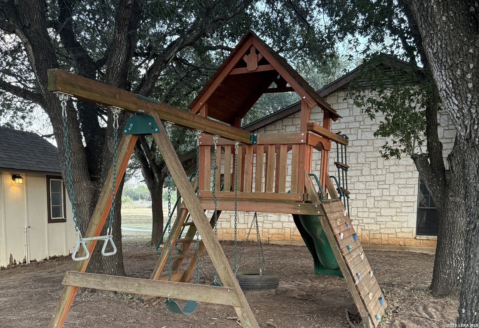 386 County Road 763 Devine TX 78016