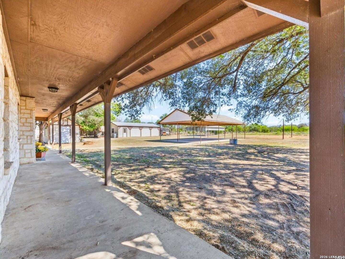 386 County Road 763 Devine TX 78016