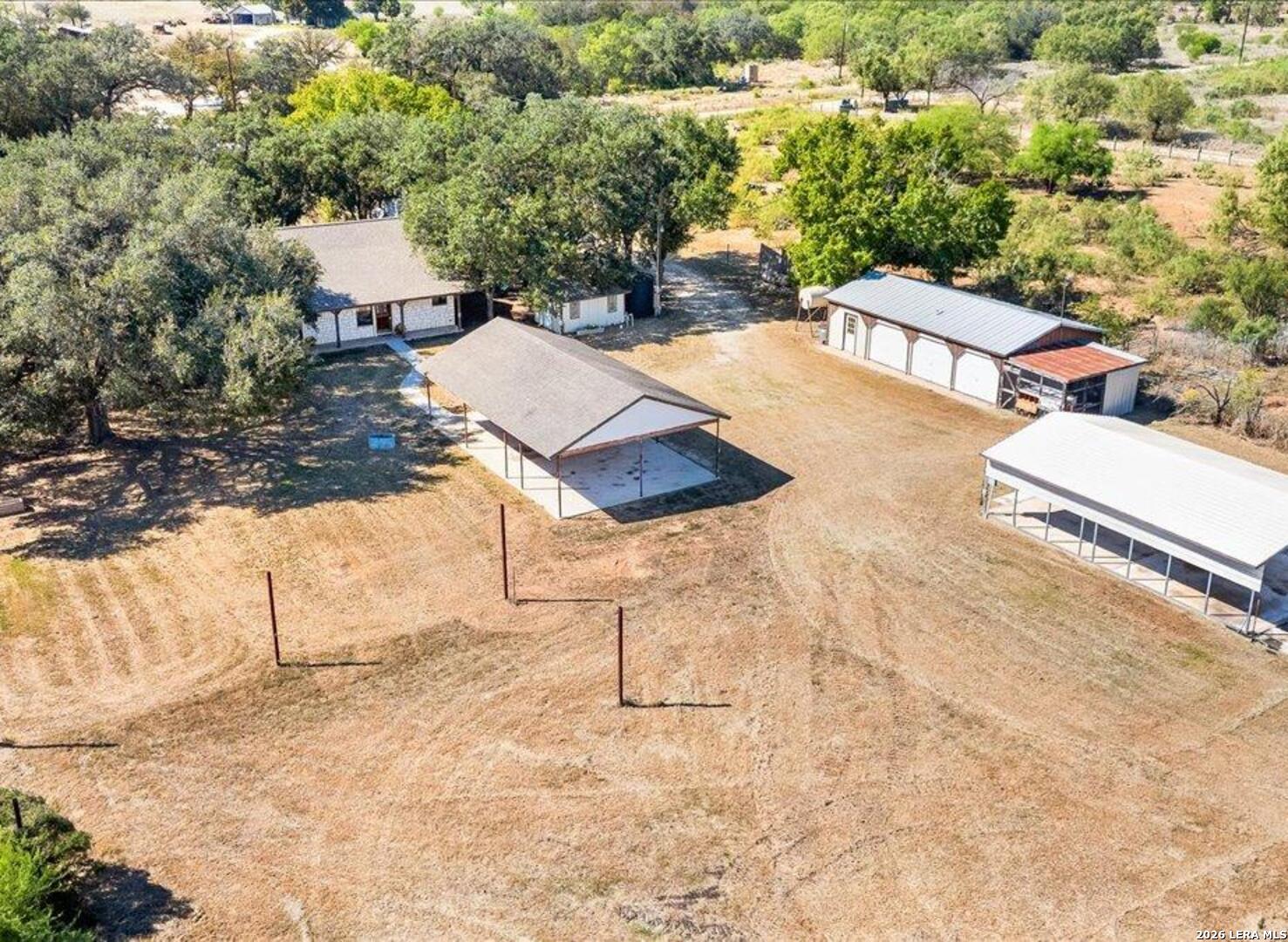 386 County Road 763 Devine TX 78016