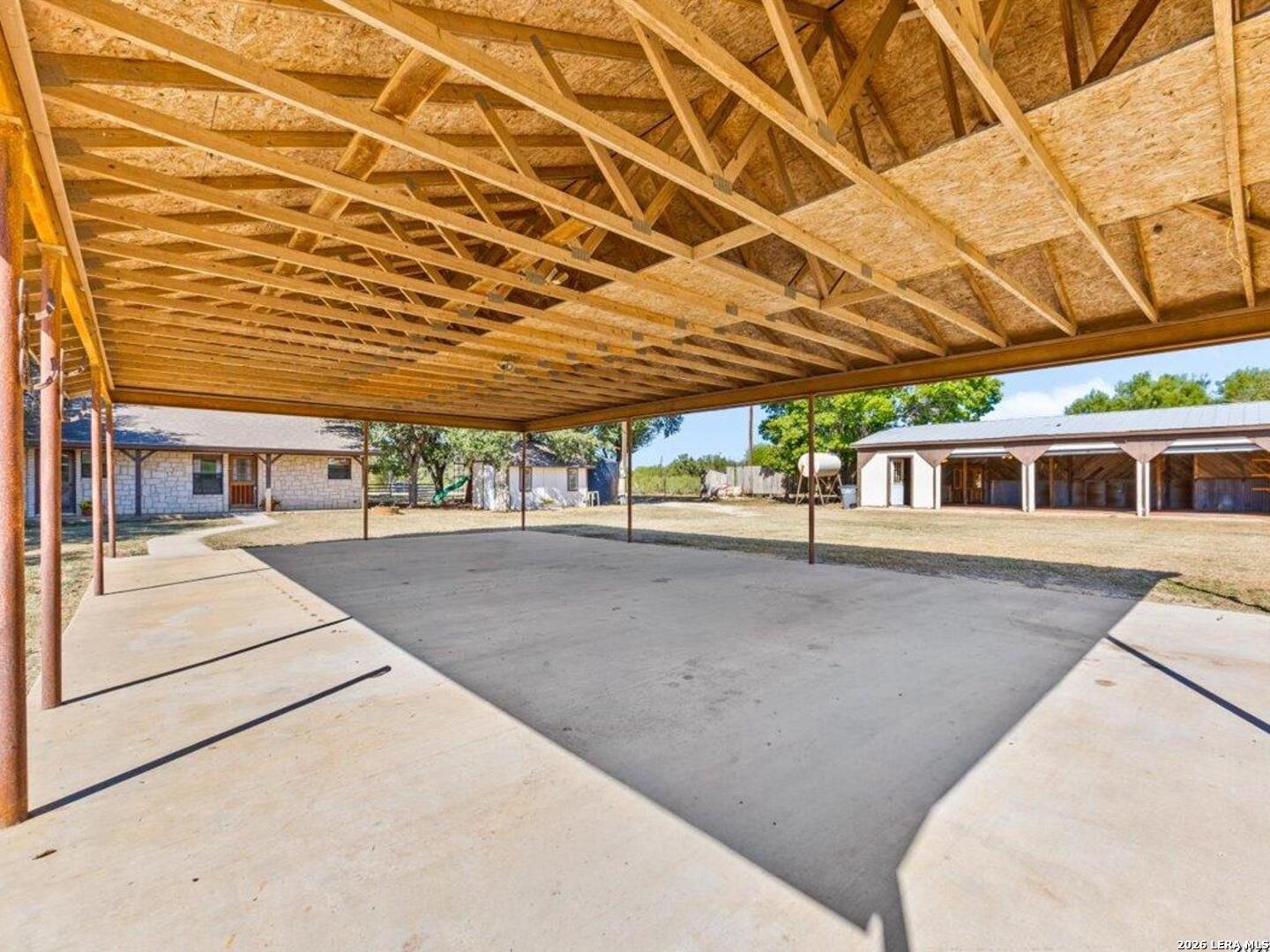 386 County Road 763 Devine TX 78016