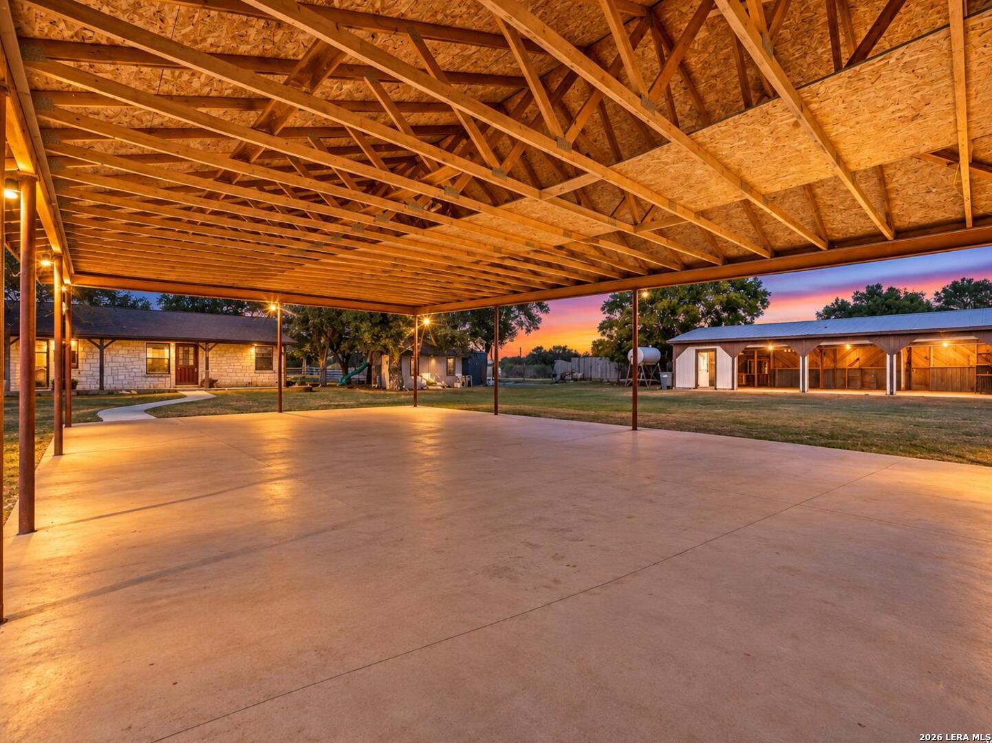 386 County Road 763 Devine TX 78016