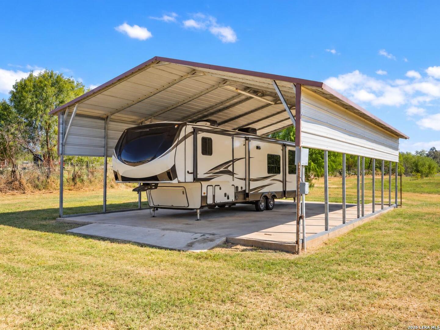 386 County Road 763 Devine TX 78016