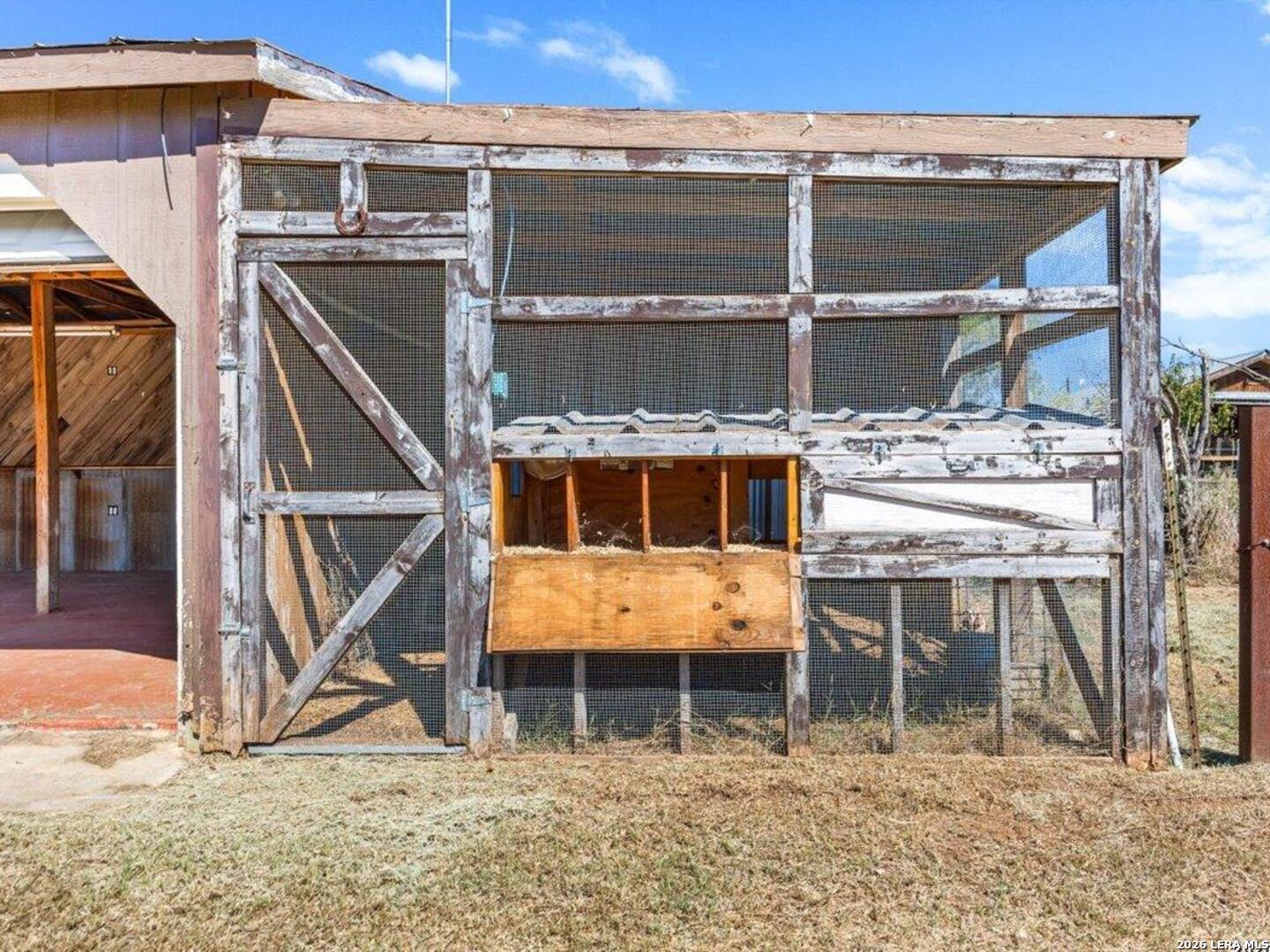 386 County Road 763 Devine TX 78016