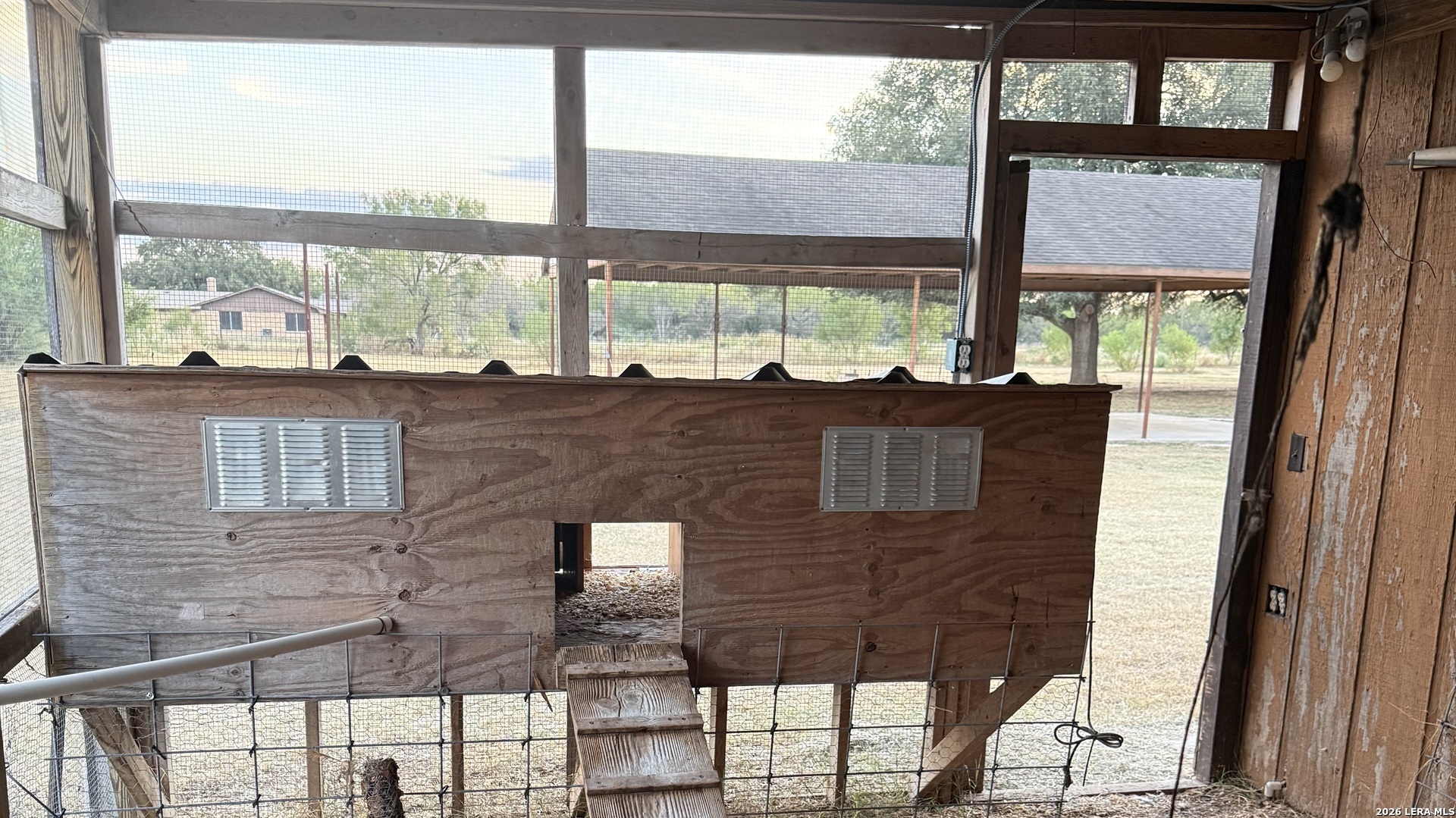 386 County Road 763 Devine TX 78016