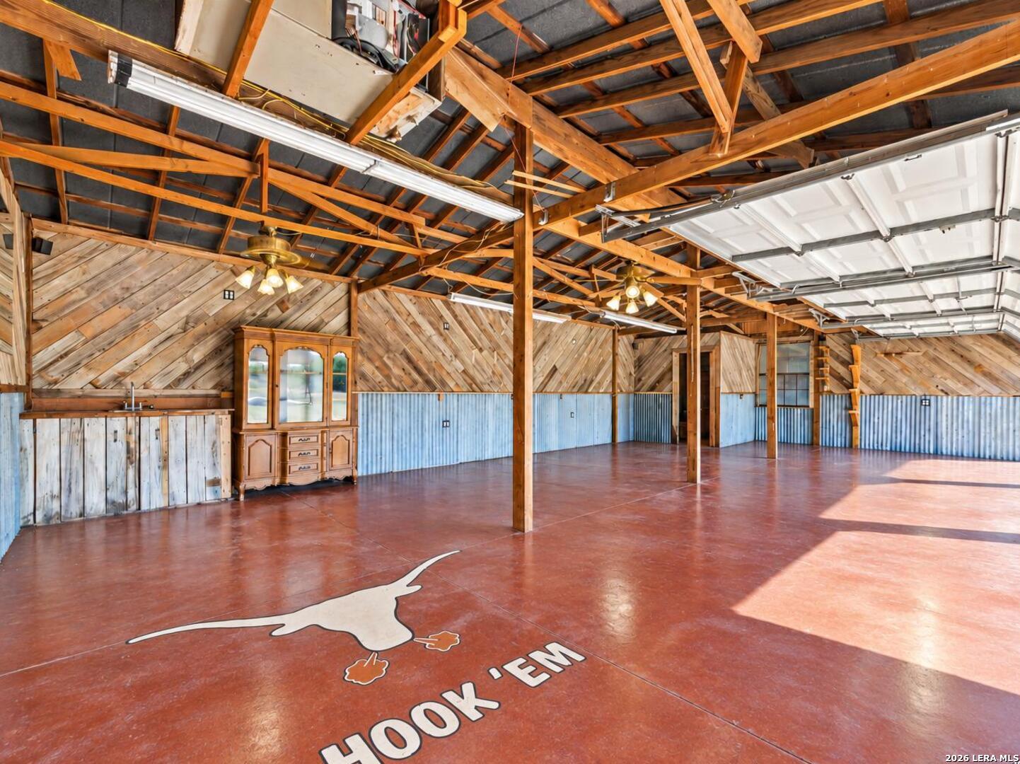 386 County Road 763 Devine TX 78016