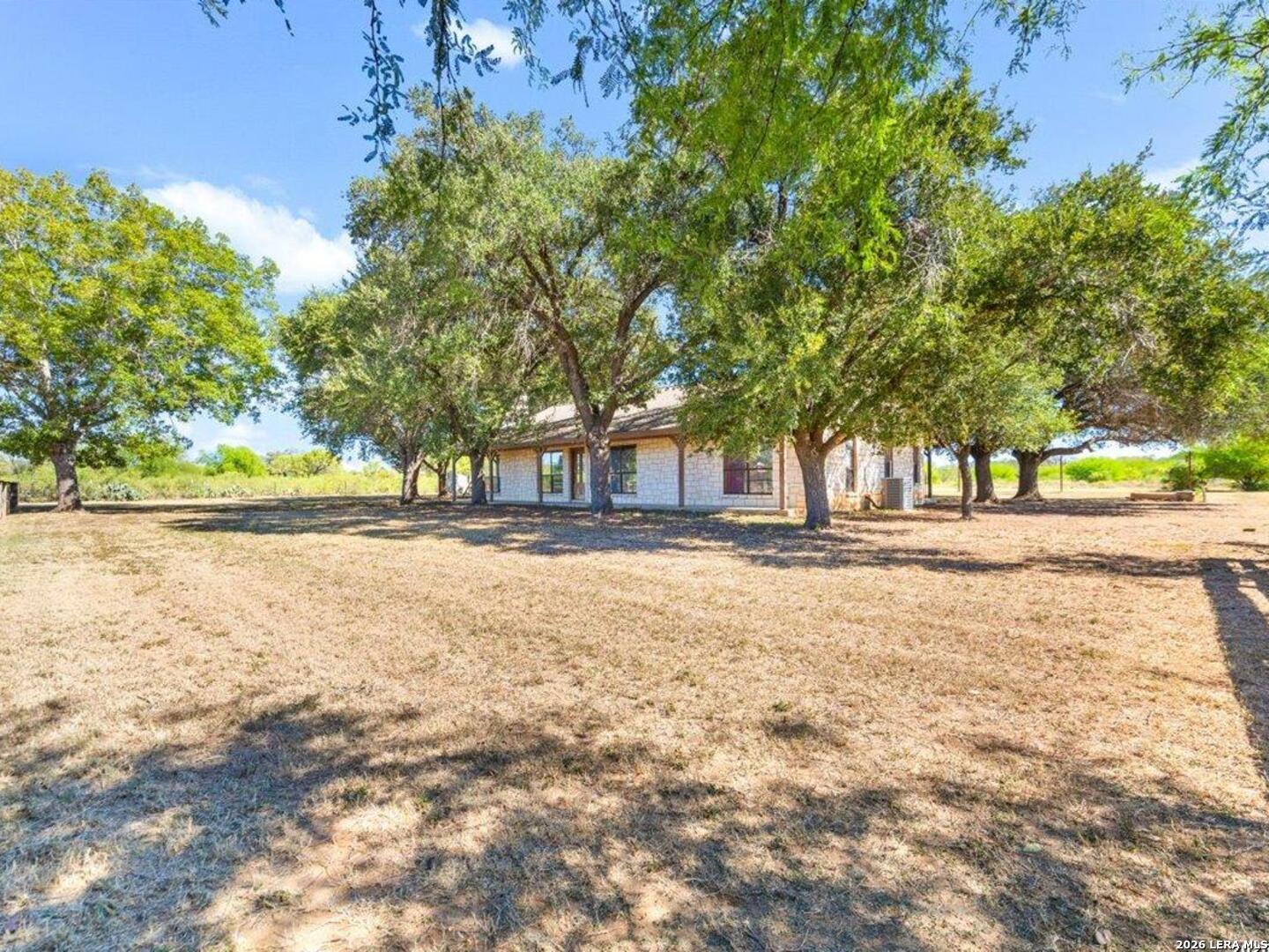 386 County Road 763 Devine TX 78016