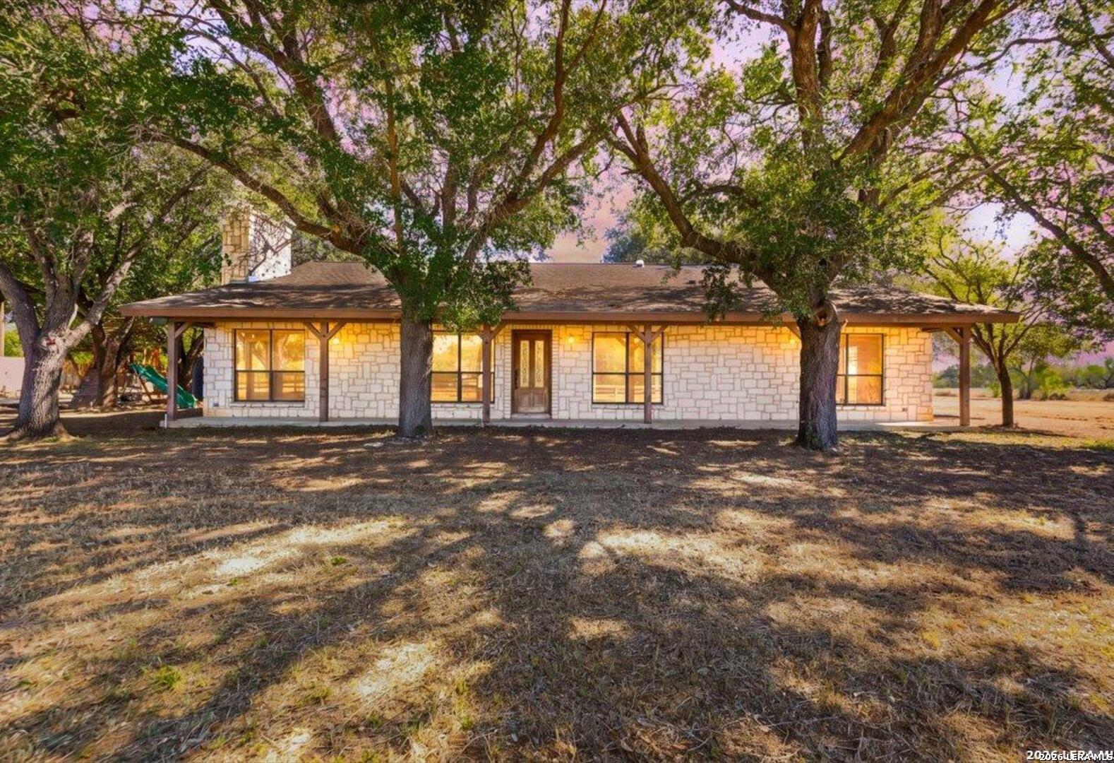 386 County Road 763 Devine TX 78016