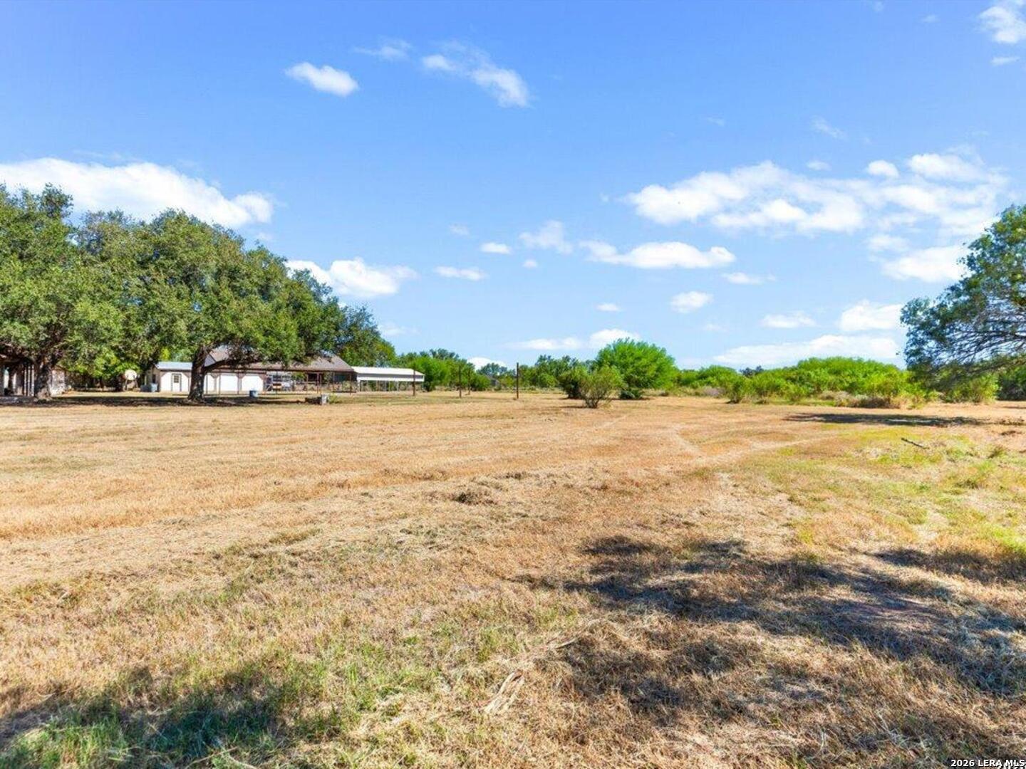 386 County Road 763 Devine TX 78016