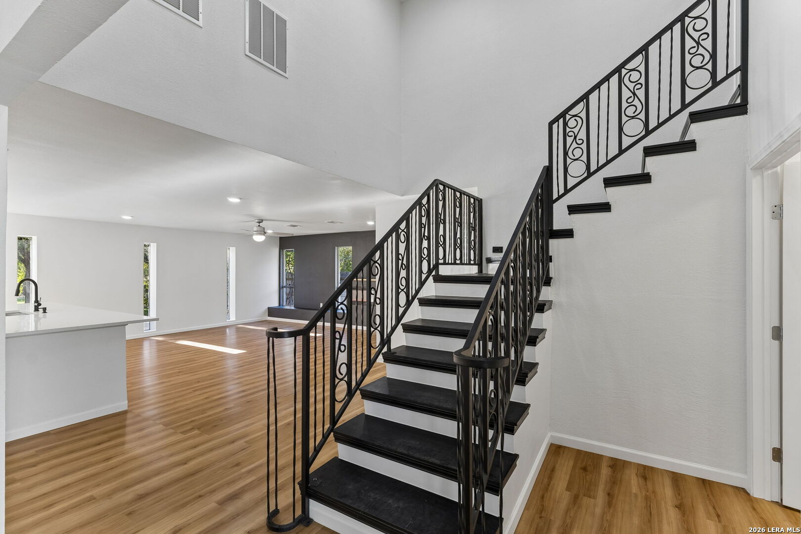 1422 E Sunshine Drive San Antonio TX 78228