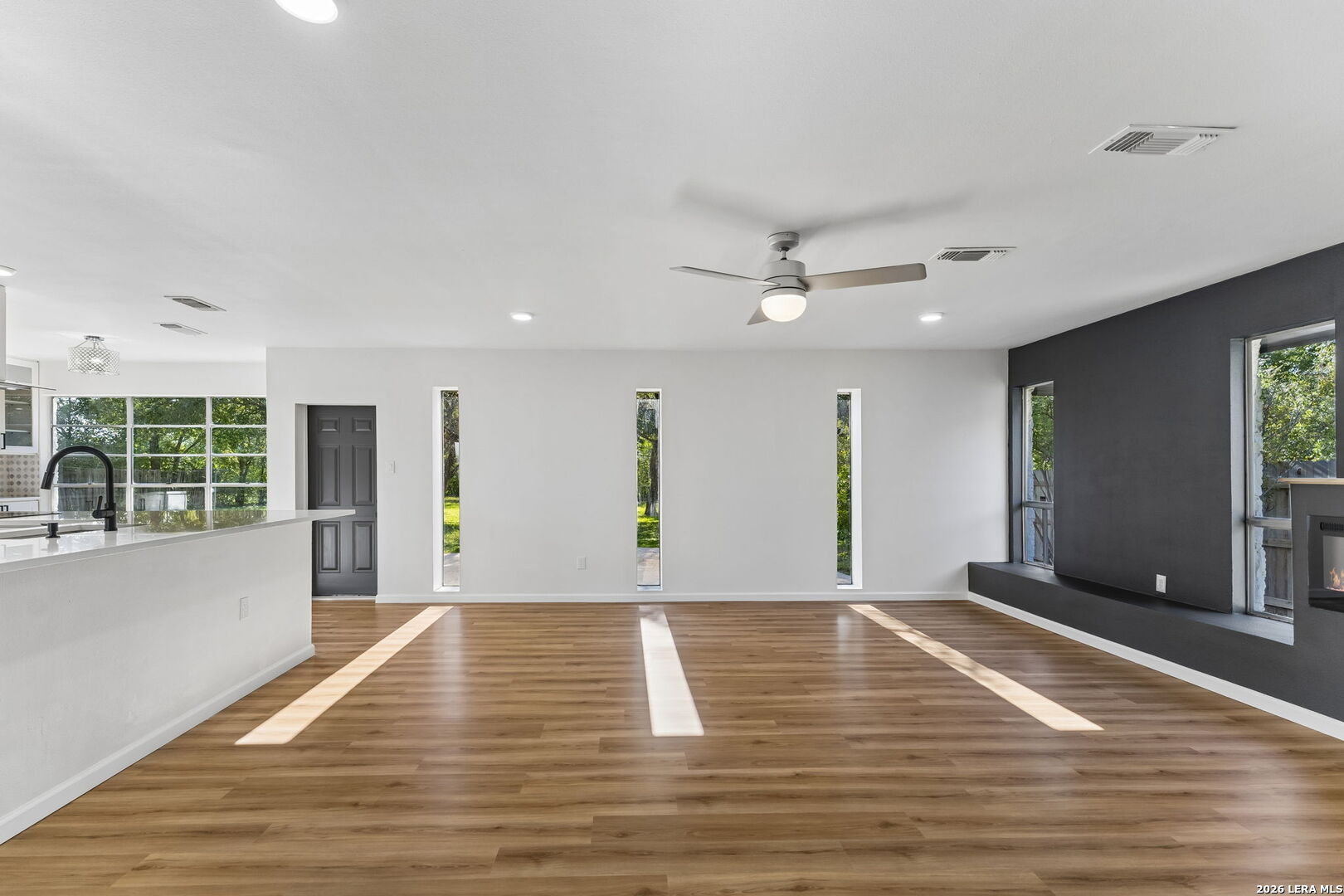 1422 E Sunshine Drive San Antonio TX 78228