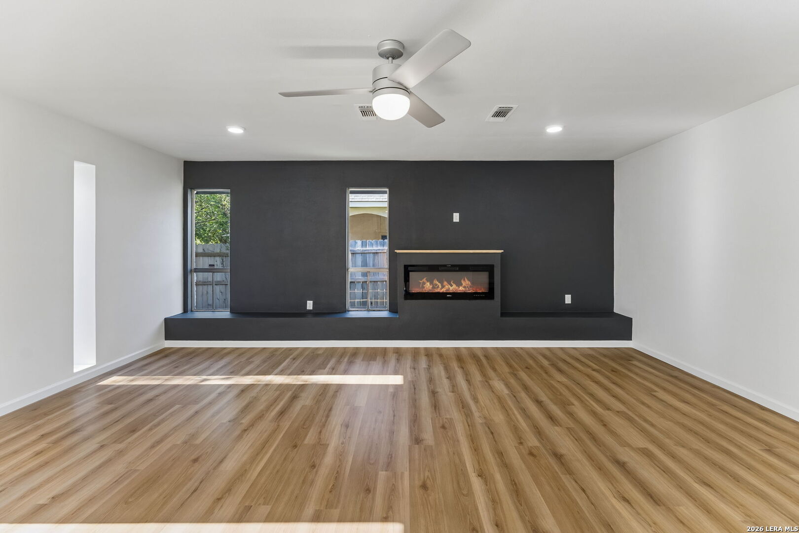1422 E Sunshine Drive San Antonio TX 78228