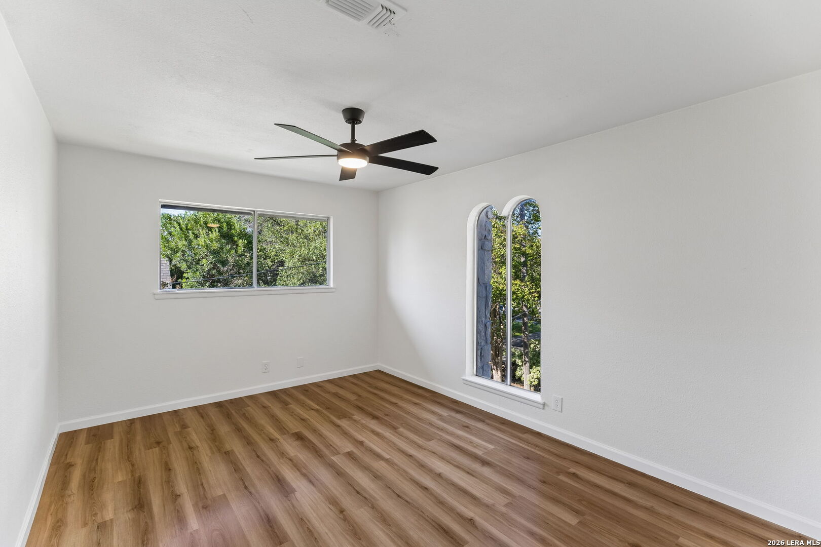1422 E Sunshine Drive San Antonio TX 78228