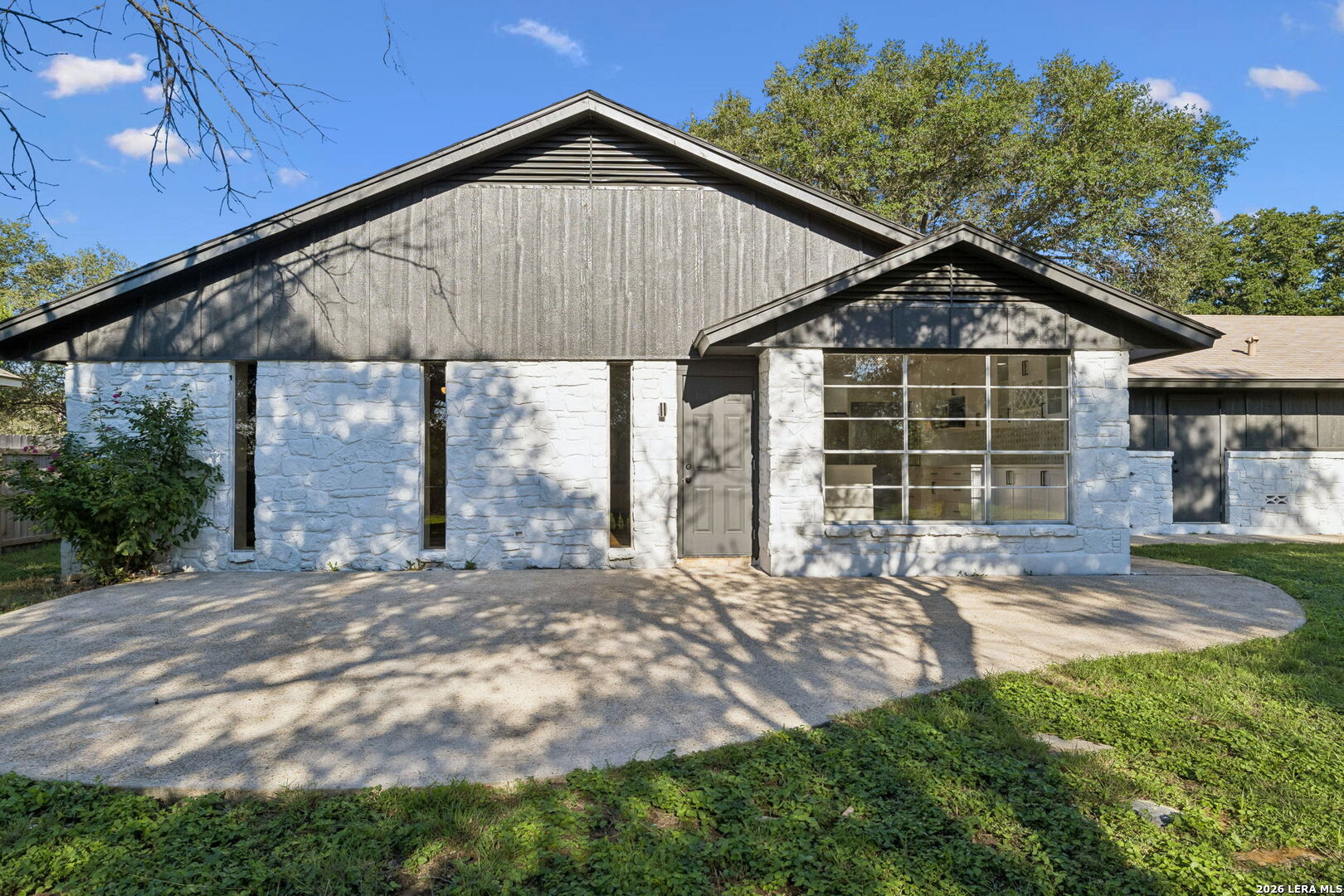 1422 E Sunshine Drive San Antonio TX 78228