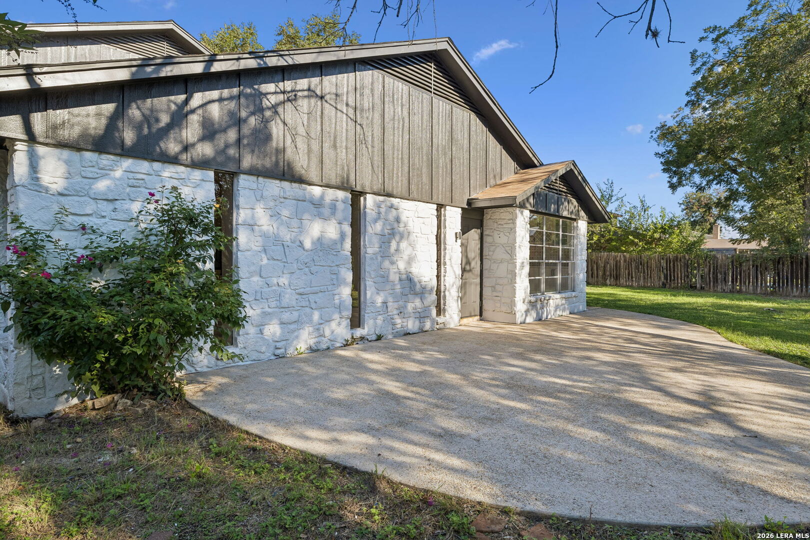 1422 E Sunshine Drive San Antonio TX 78228