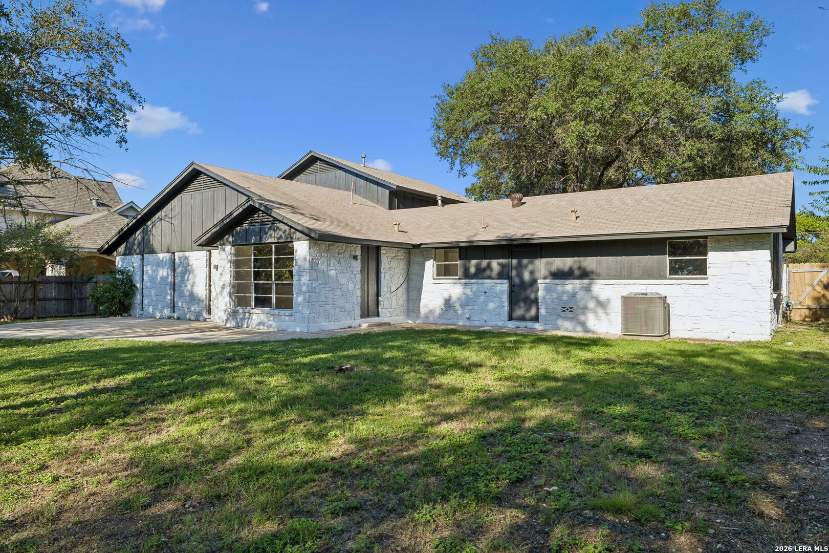 1422 E Sunshine Drive San Antonio TX 78228