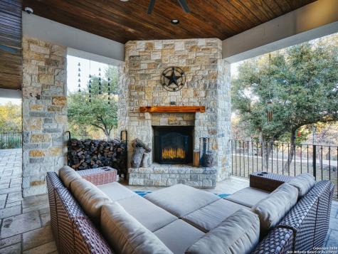 2939 Palomino Springs Bandera TX 78003