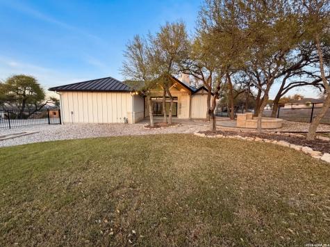 1781 Bella Vista Canyon Lake TX 78133
