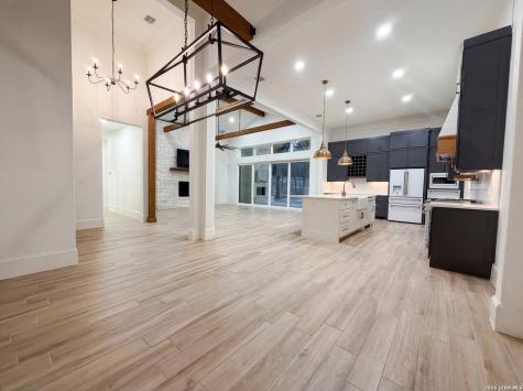 1781 Bella Vista Canyon Lake TX 78133