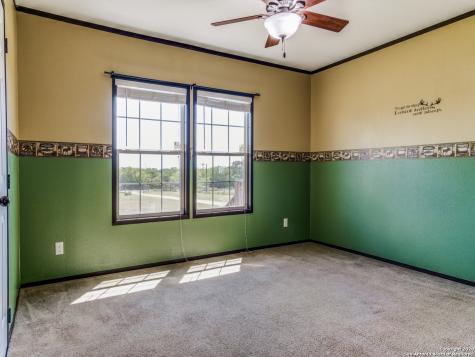 252 County Road 302 Floresville TX 78114